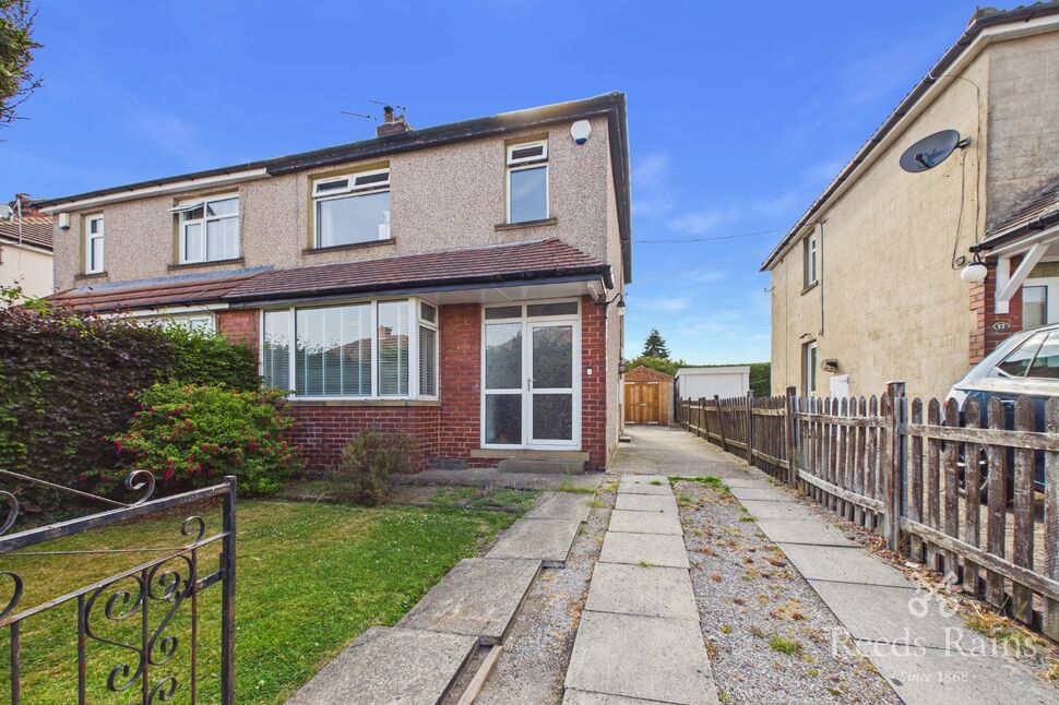 Main image of 3 bedroom Semi Detached House for sale, Greenton Avenue, Scholes, West Yorkshire, BD19