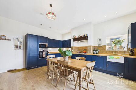 Oxford Road, 2 bedroom Detached House for sale, &pound;250,000