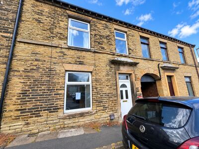 3 bedroom Mid Terrace House for sale