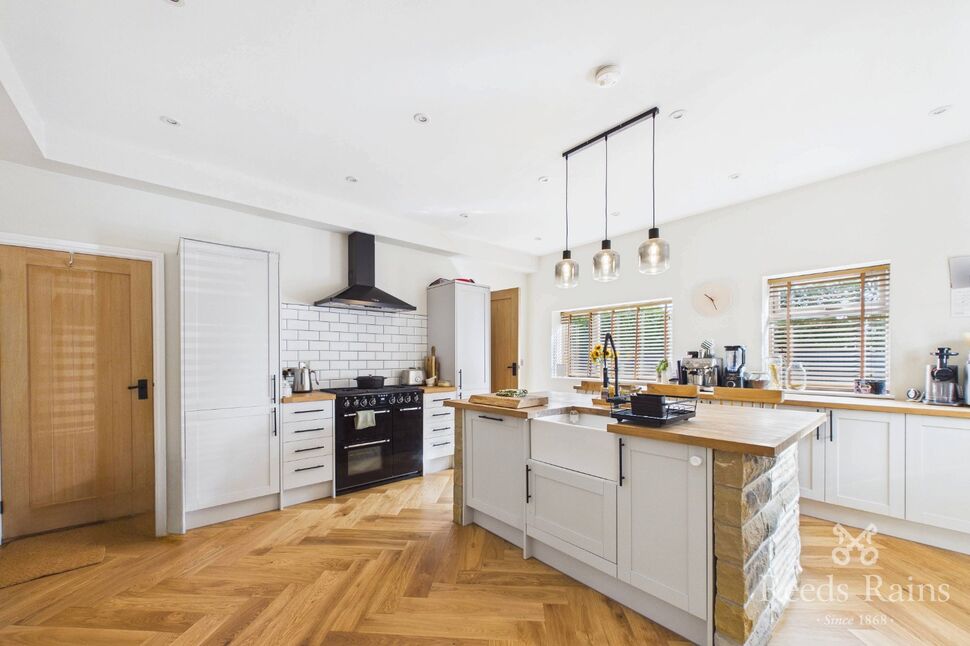 Main image of 3 bedroom End Terrace House to rent, Carr House Lane, Wyke, West Yorkshire, BD12