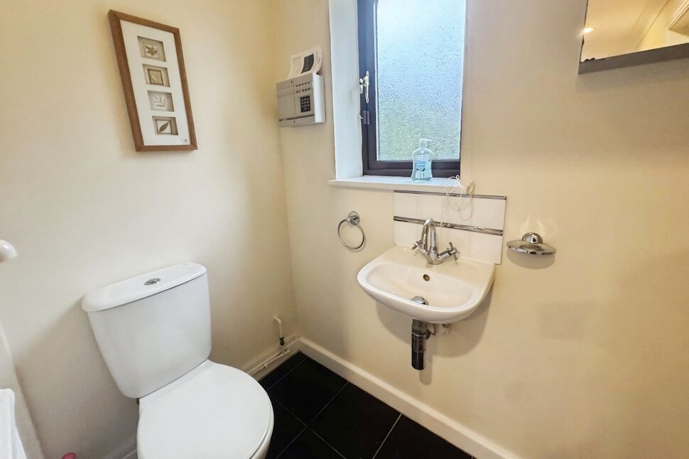 Cloakroom / wc