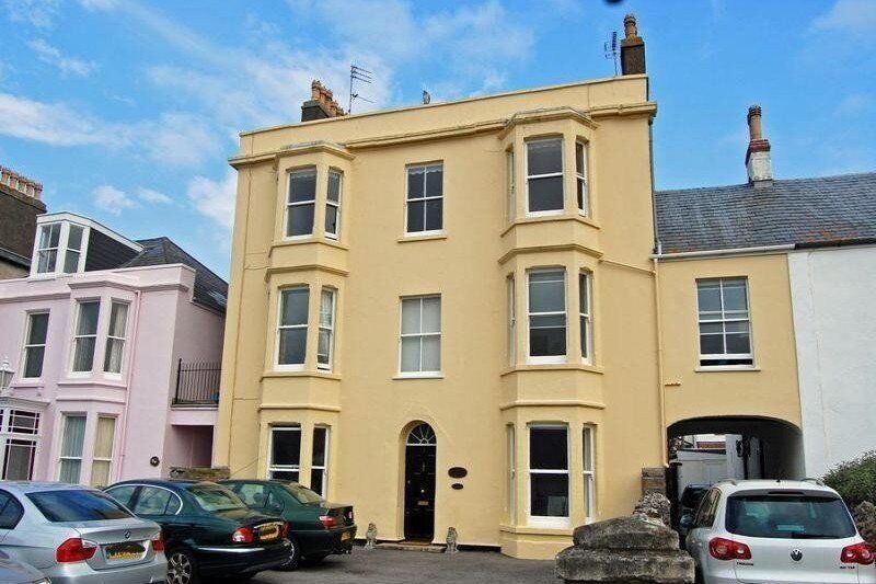Main image of 2 bedroom Flat to rent, The Beach, Clevedon, Avon, BS21