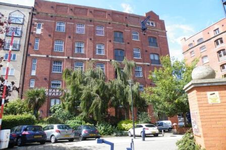 Buchanans Wharf South Ferry Street, 1 bedroom Flat to rent, &pound;1,275 pcm