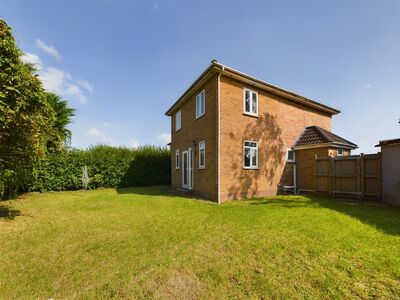 6 bedroom Semi Detached House to rent