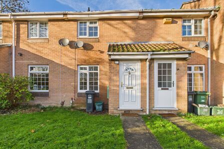 2 bedroom Mid Terrace House to rent