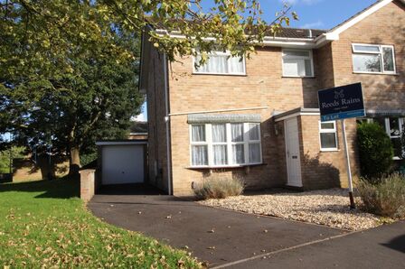 Freshmoor, 3 bedroom Semi Detached House to rent, &pound;1,400 pcm