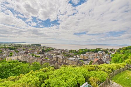Dial Hill Road, 4 bedroom Detached House for sale, £1,550,000