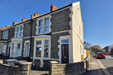 Kenn Road, 1 bedroom  Flat for sale, £209,950