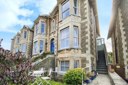 3 bedroom  Flat for sale