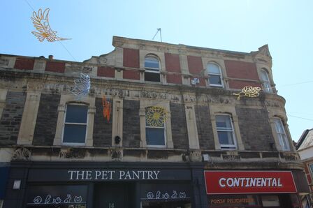Old Church Road, 1 bedroom  Flat for sale, £120,000