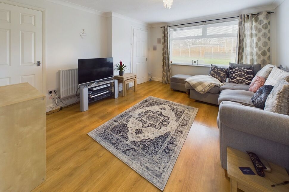 3 bedroom Mid Terrace House for sale, Saxby Close, Clevedon, BS21 £