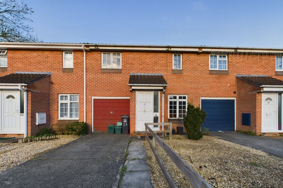 2 bedroom Mid Terrace House for sale, Staples Close, Clevedon, BS21 £