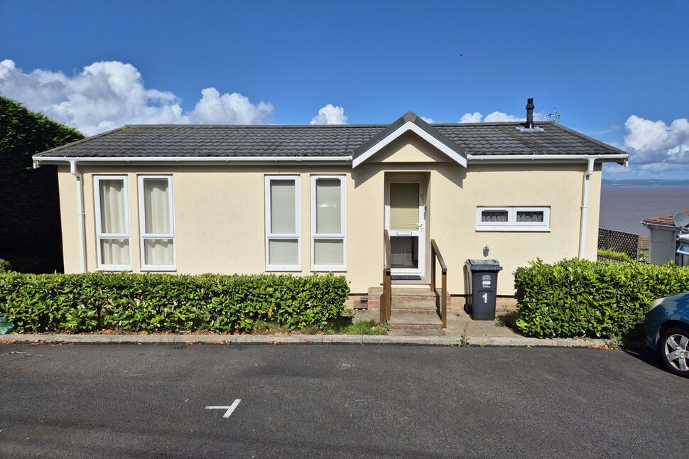 2 bedroom Detached Property for sale