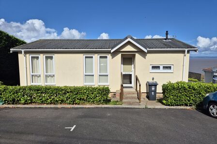 2 bedroom Detached Property for sale