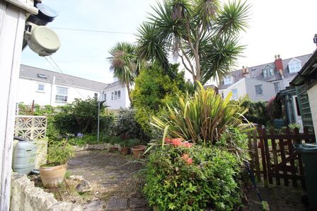 The Beach, 2 bedroom  Flat for sale, £249,950