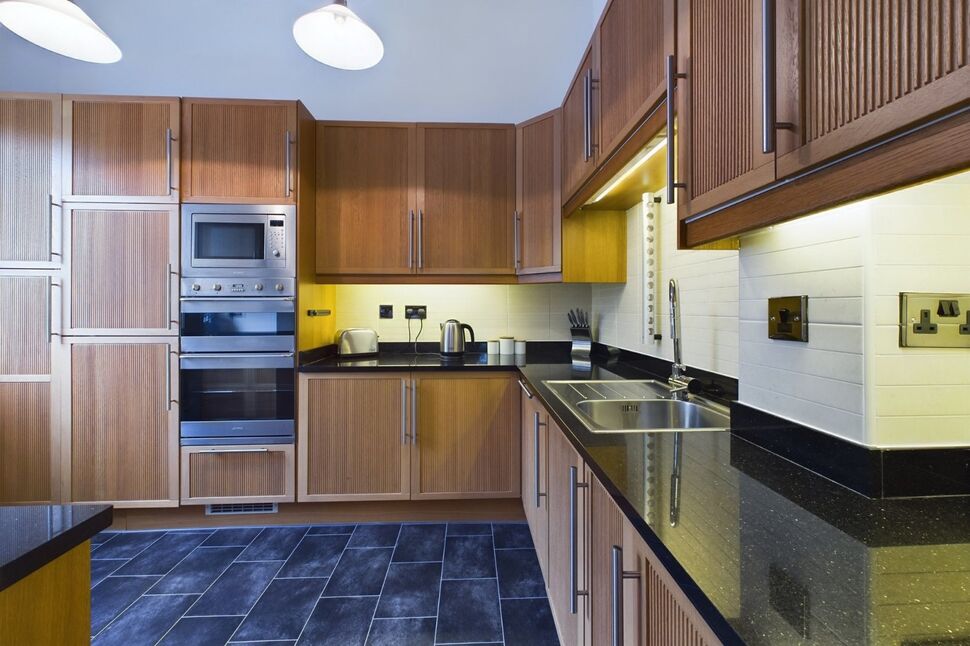 2 bedroom Flat for sale, Elton Road, Clevedon, BS21 £290,000