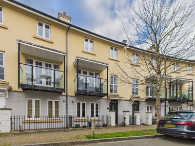 Watch House Place, 4 bedroom Mid Terrace House for sale, £475,000