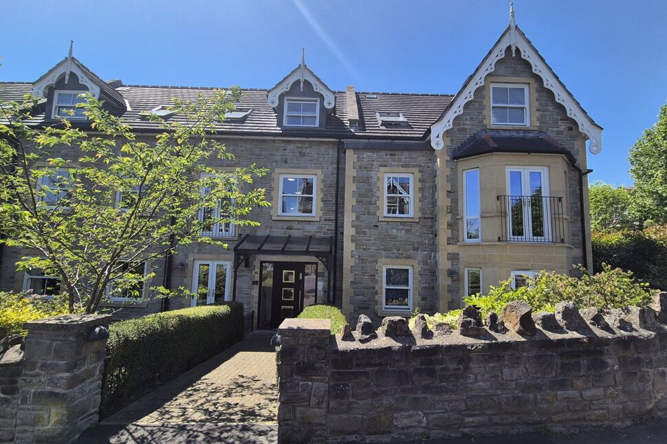 Main image of 2 bedroom Flat for sale, Queens Road, Clevedon, North Somerset, BS21
