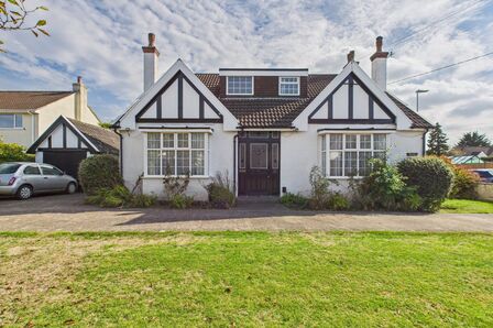 Edward Road, 4 bedroom Detached House for sale, £825,000