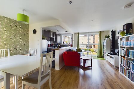 Merchant Square, 2 bedroom  Flat for sale, £220,000