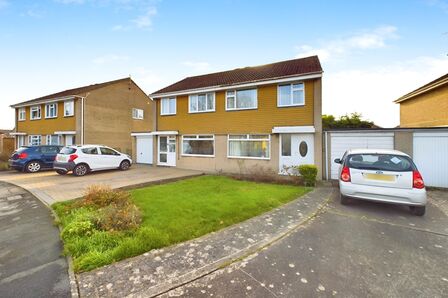Hedges Close, 3 bedroom Semi Detached House for sale, £340,000