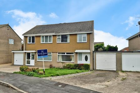 Hedges Close, 3 bedroom Semi Detached House for sale, £330,000