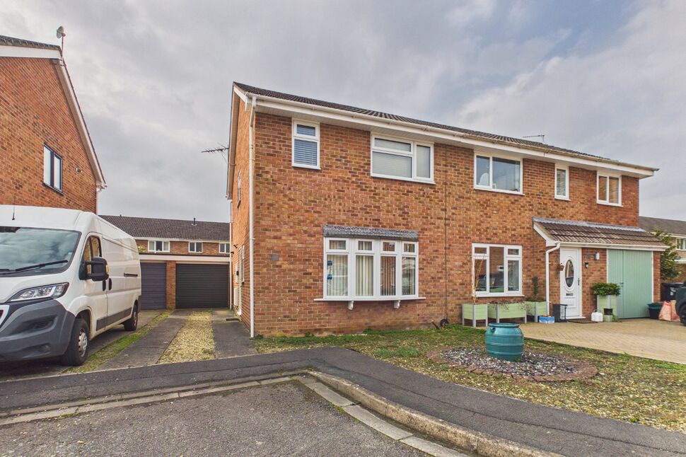 Main image of 3 bedroom Semi Detached House for sale, Brookfield Walk, Clevedon, North Somerset, BS21