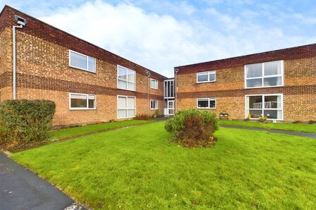 Kenn Road, 2 bedroom  Flat for sale, £195,000
