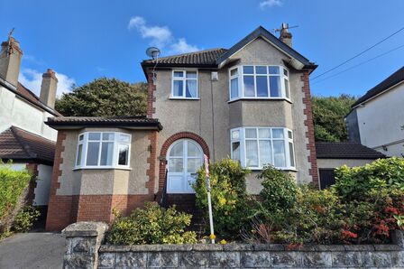 Kings Road, 3 bedroom Detached House for sale, £675,000