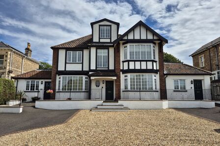 Argyle Road, 3 bedroom  Flat for sale, £450,000