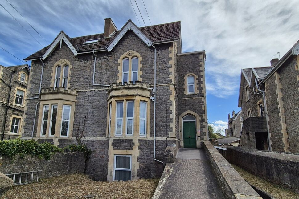 4 bedroom Semi Detached Flat for sale
