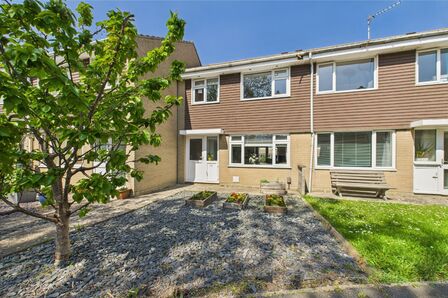 3 bedroom Mid Terrace House for sale
