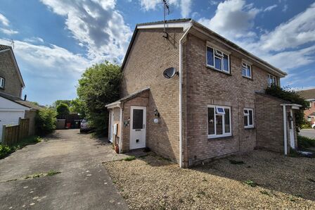 1 bedroom Semi Detached House for sale