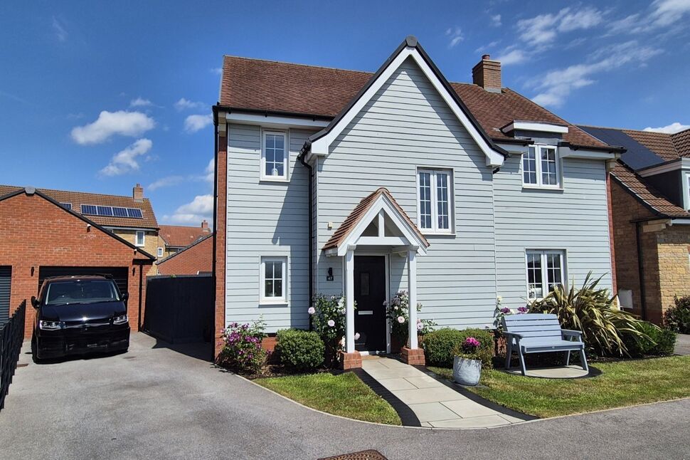 4 bedroom Detached House for sale