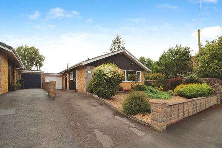 The Breaches, 3 bedroom Link Detached Bungalow for sale, £395,000