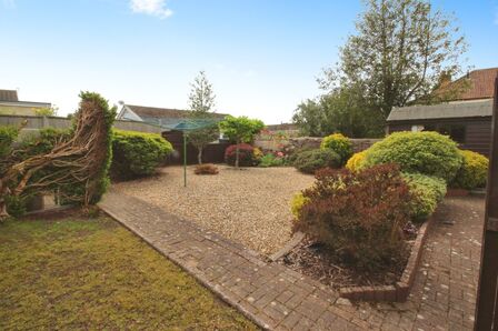 3 bedroom Link Detached Bungalow for sale