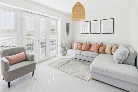 Strode Court, 3 bedroom Mid Terrace House for sale, £425,000