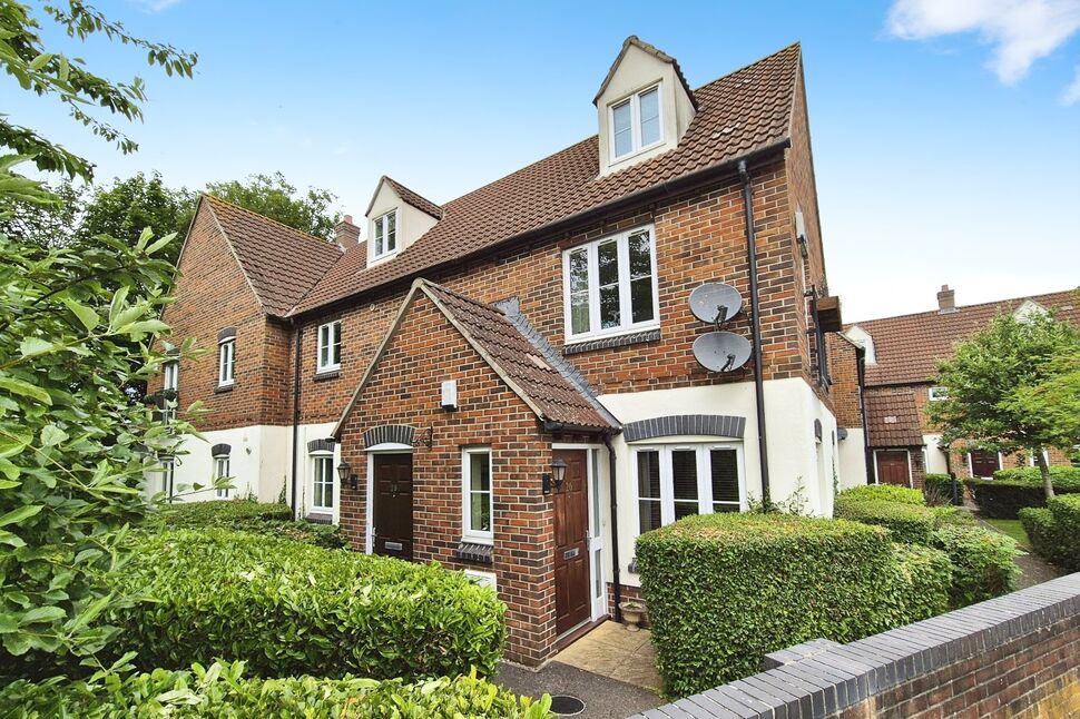 Main image of 2 bedroom Flat for sale, Central Way, Clevedon, North Somerset, BS21
