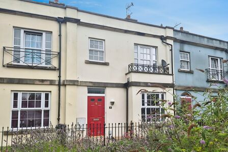 Burlington Road, 3 bedroom Mid Terrace House to rent, £1,750 pcm