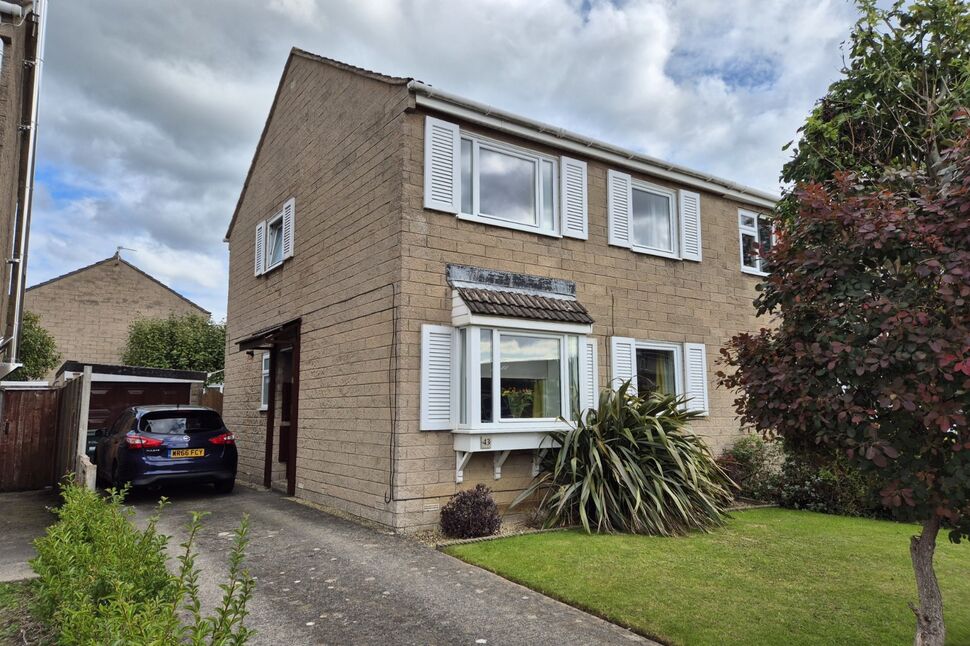 4 bedroom Semi Detached House for sale