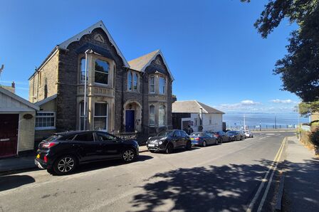 Alexandra Road, 1 bedroom Flat for sale, &pound;230,000