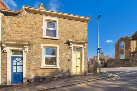 Chapel Hill, 2 bedroom End Terrace House for sale, £260,000