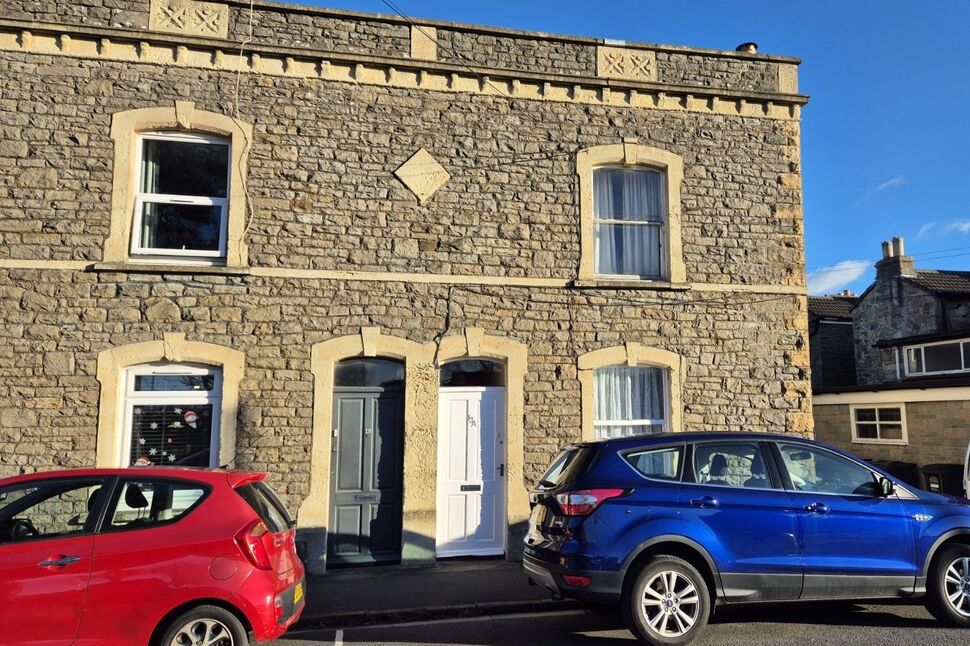 Main image of 1 bedroom Flat for sale, Melbourne Terrace, Clevedon, North Somerset, BS21