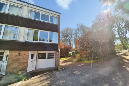 2 bedroom End Terrace House for sale