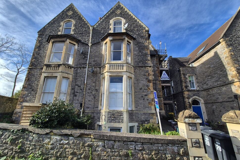 Main image of 1 bedroom Flat for sale, Victoria Road, Clevedon, North Somerset, BS21