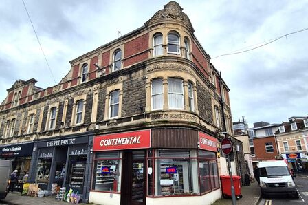 Old Church Road, 1 bedroom Room to rent, &pound;625 pcm