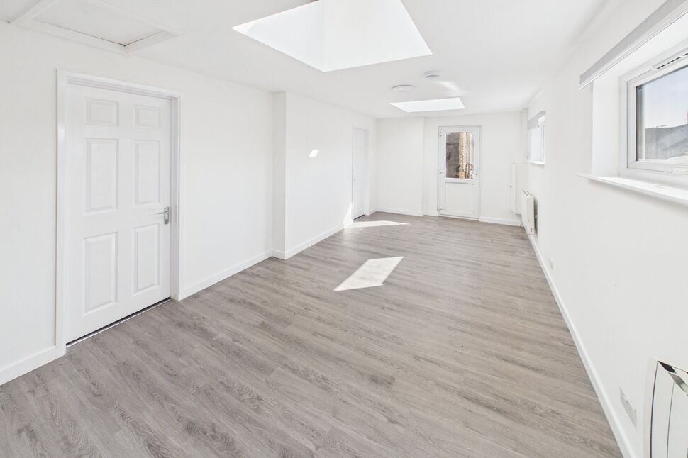 Main image of 2 bedroom Flat to rent, High Street, Portishead, North Somerset, BS20