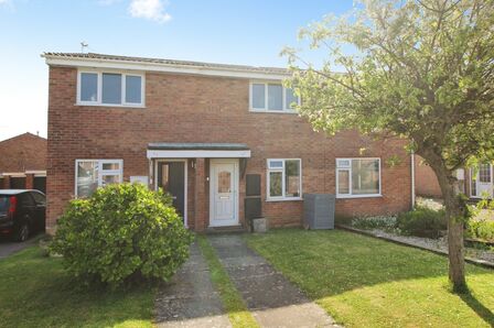 2 bedroom Mid Terrace House for sale