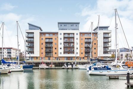 Mizzen Court, 3 bedroom Flat for sale, &pound;475,000