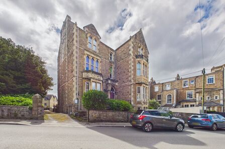Albert Road, 2 bedroom Flat for sale, &pound;375,000